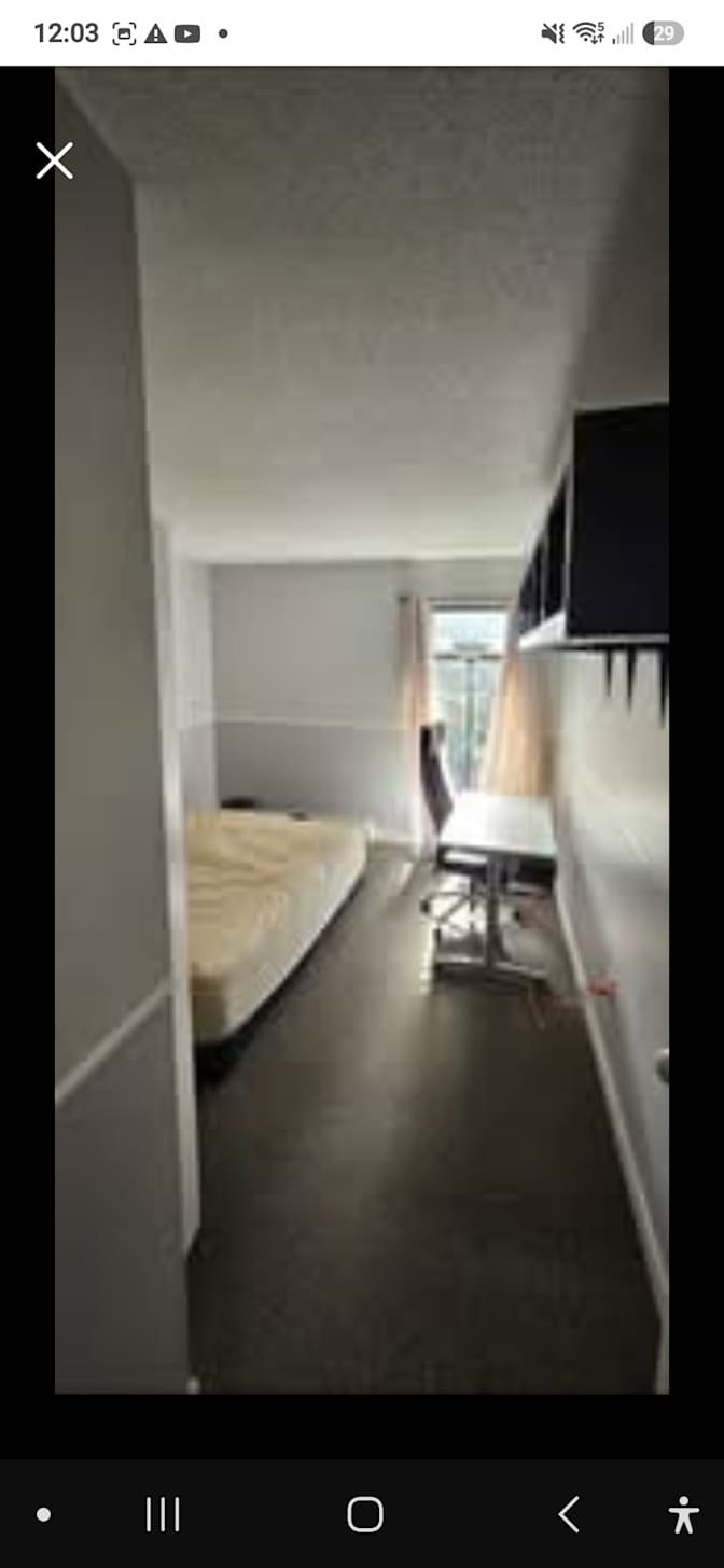 Marc Sauvageau's room