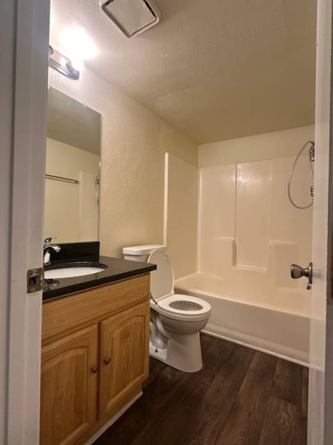 Alcove Rooms's room