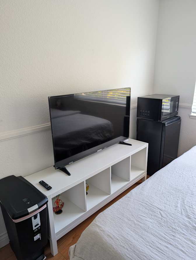 Khushboo Jain's room