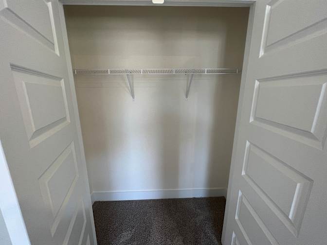 Alcove Rooms's room