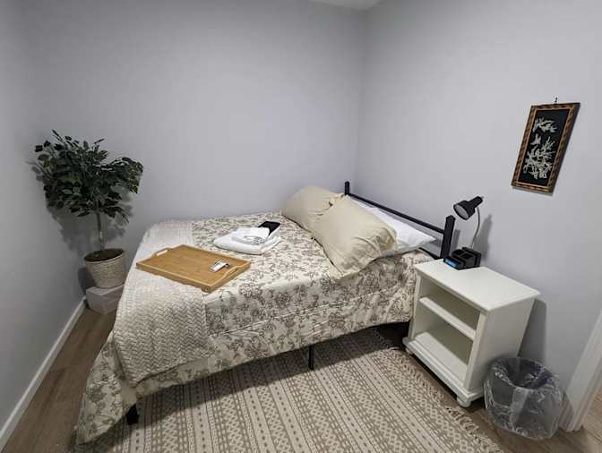 Alcove Rooms's room