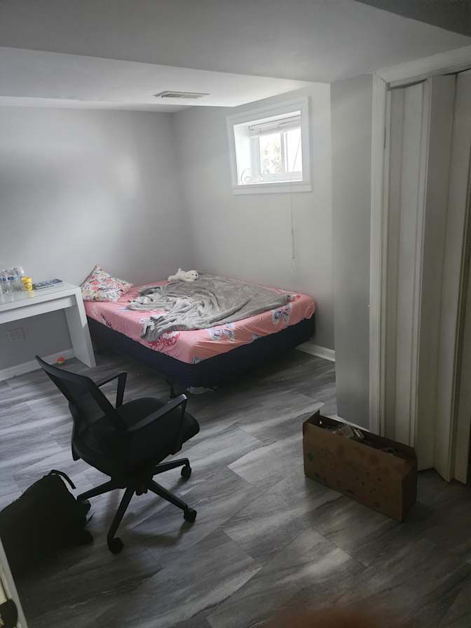 GUY ODODI's room
