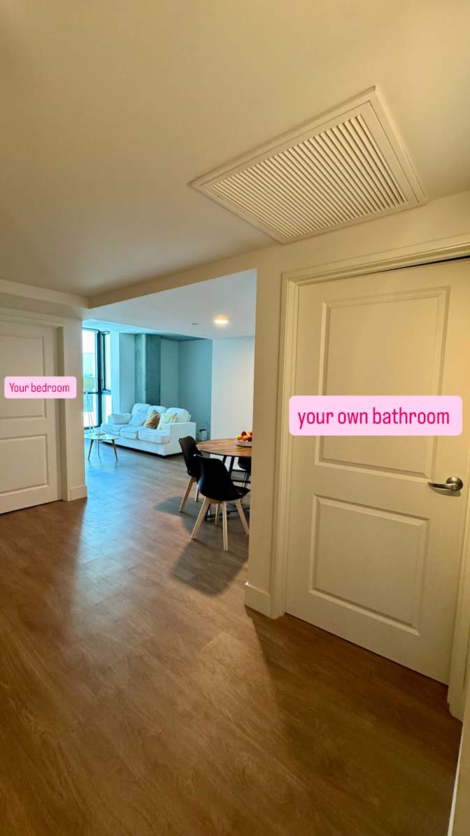 JENNIFER FU's room