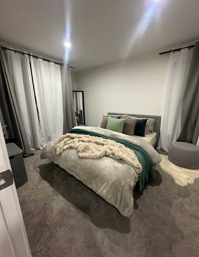 Ashlee Robertson's room
