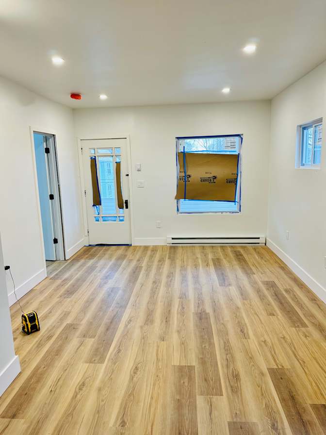 Dougie Mgmt's room