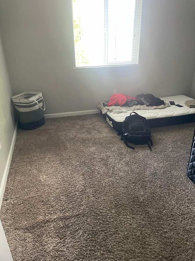 Nuwe's room