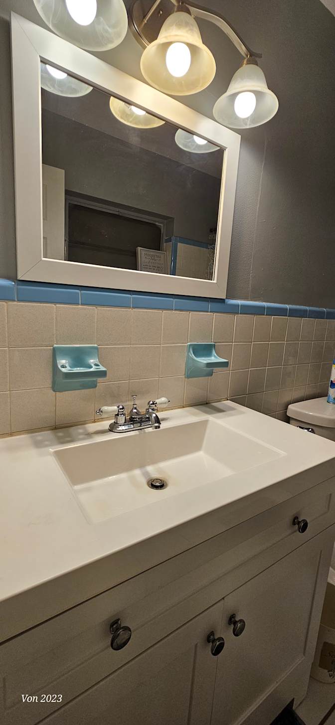 Cozy Home Away Rentals's room