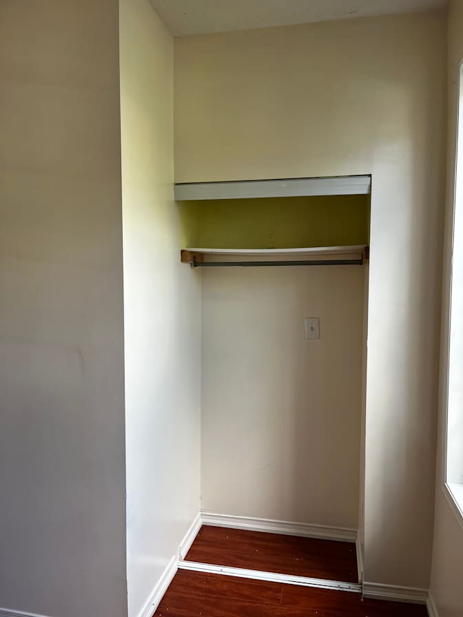 Henry Nguyen's room