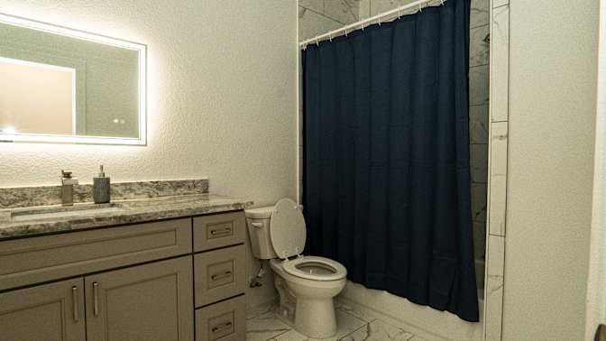 Koaleh Homes's room