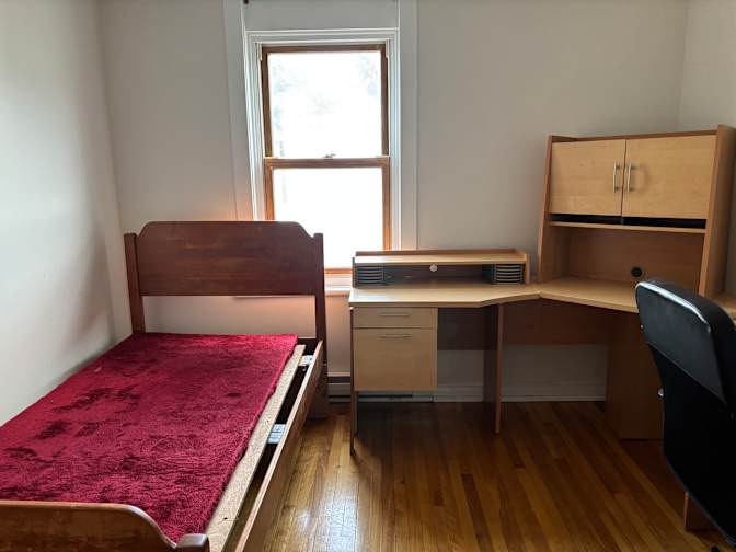 Charlebois Mario's room