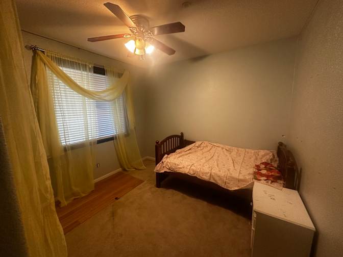 Aariv's room
