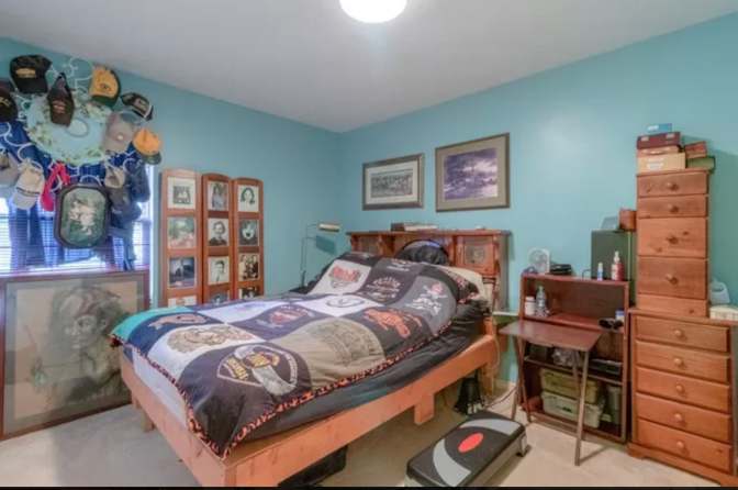 Isamar's room