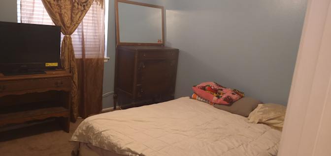 Linda's room