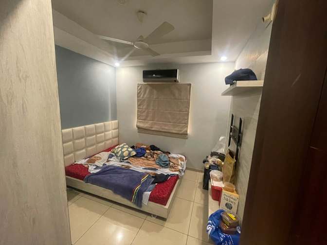 Naveen's room