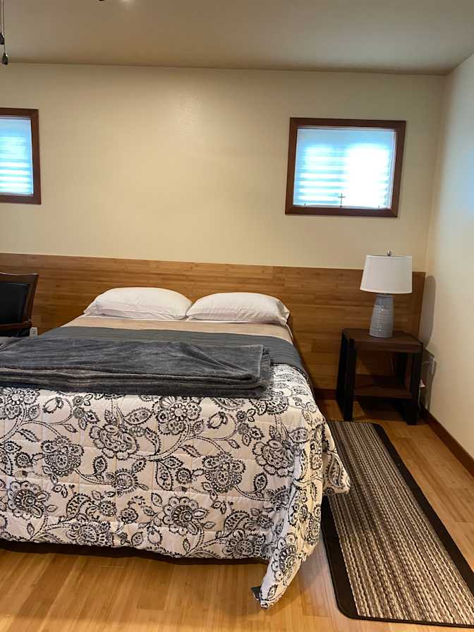 Meni's room