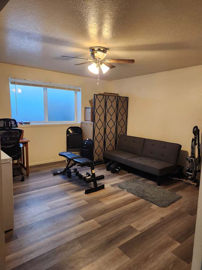 Tollan's room