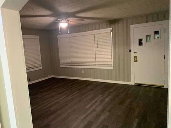 Alcove Rooms's room