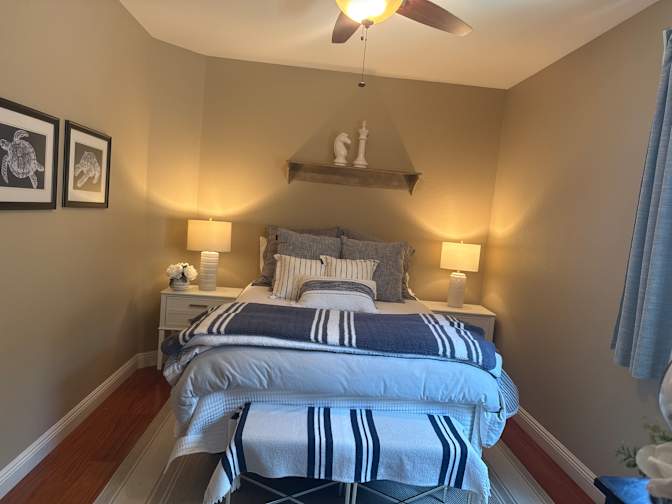 Gloria  Walker's room
