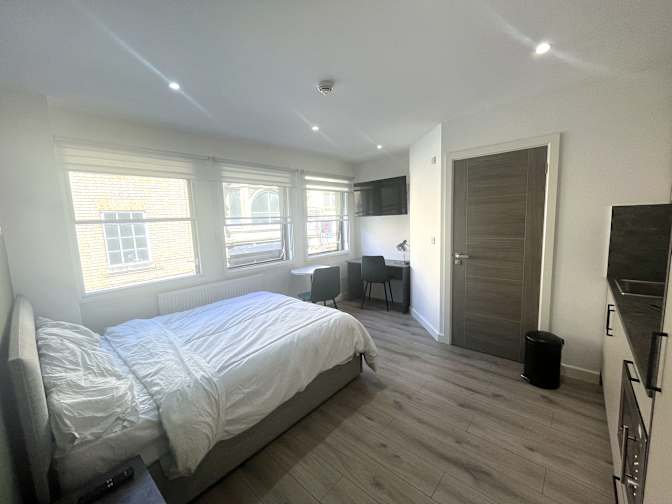 Sig Lets's room