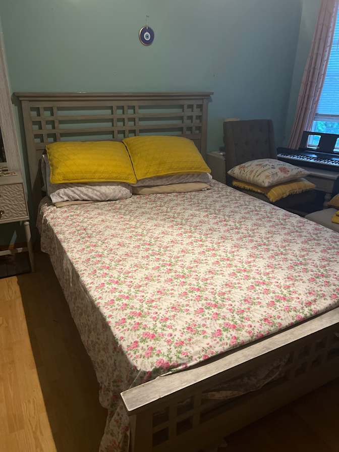 Manuel's room