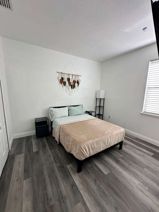 Mauricio's room