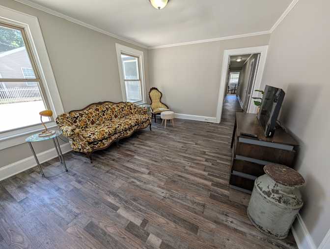 Alcove Rooms's room