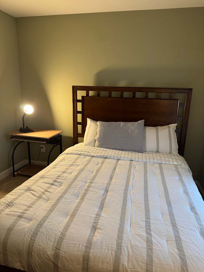 Liz's room