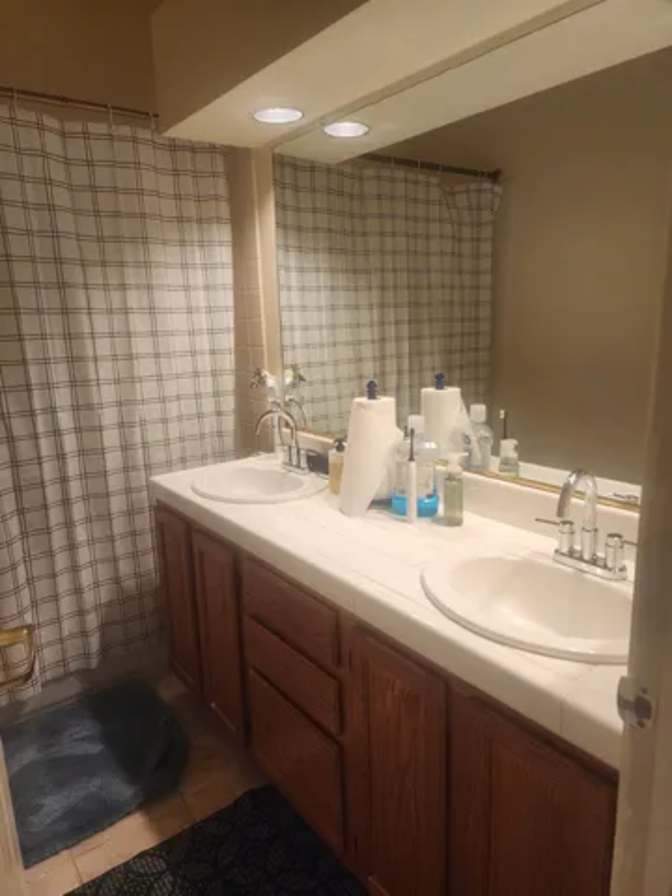 Private and fully furnished room's room