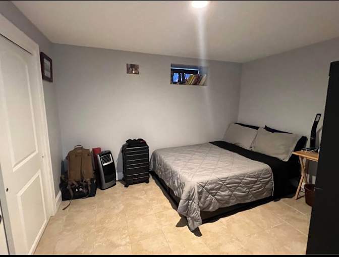 Roberto's room