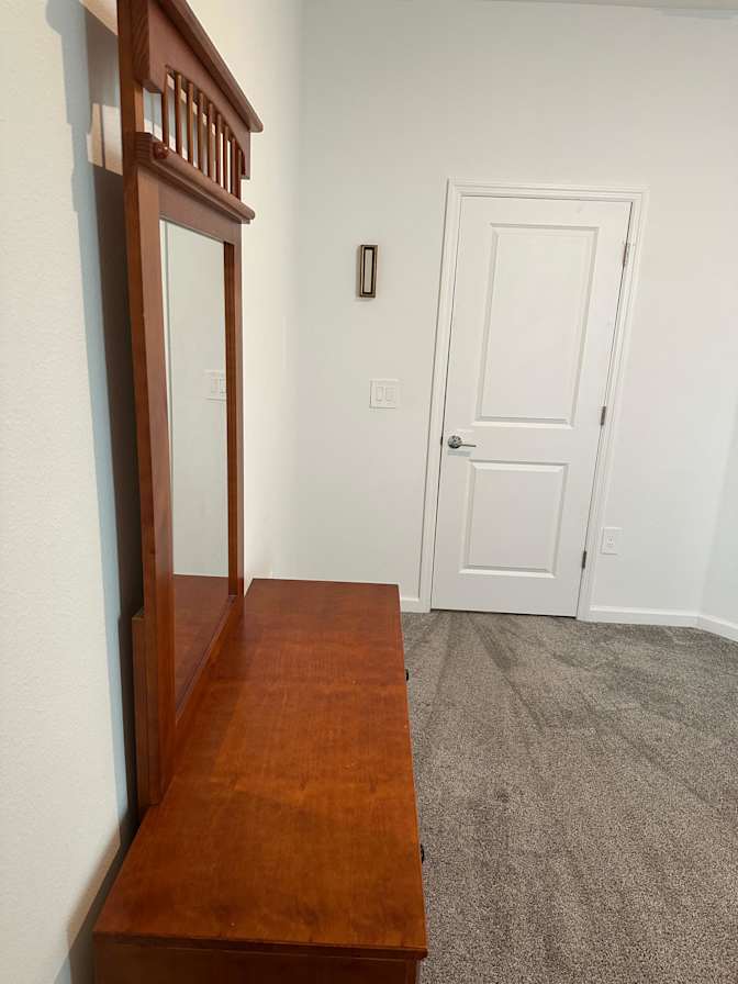 Dacia's room