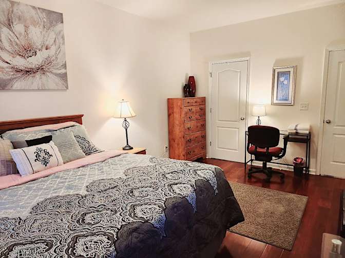 Alcove Rooms's room