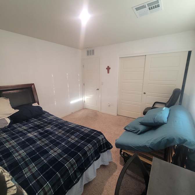 scott anderson's room