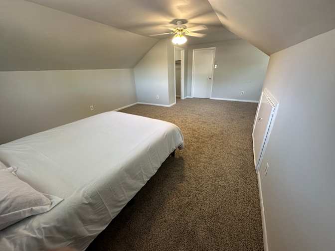 Lambert Guo's room