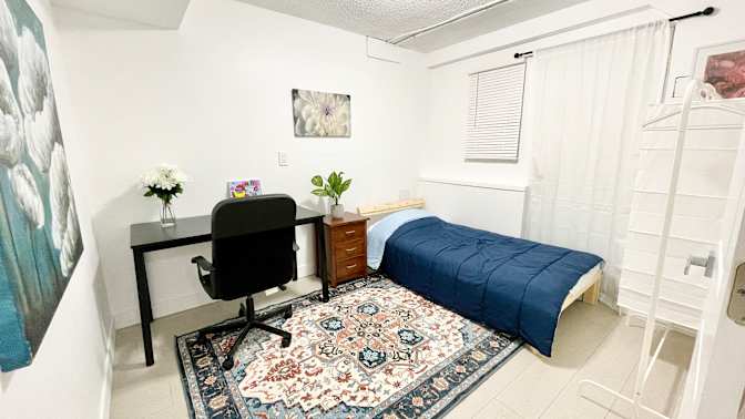 Peyman Zar's room