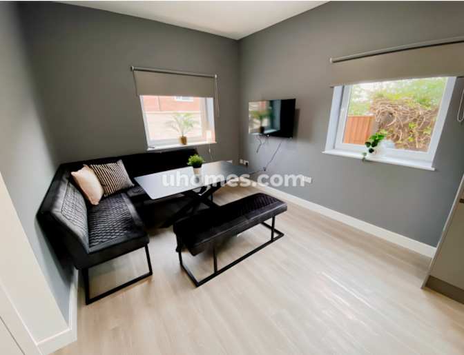 Aliyah Olaloye's room