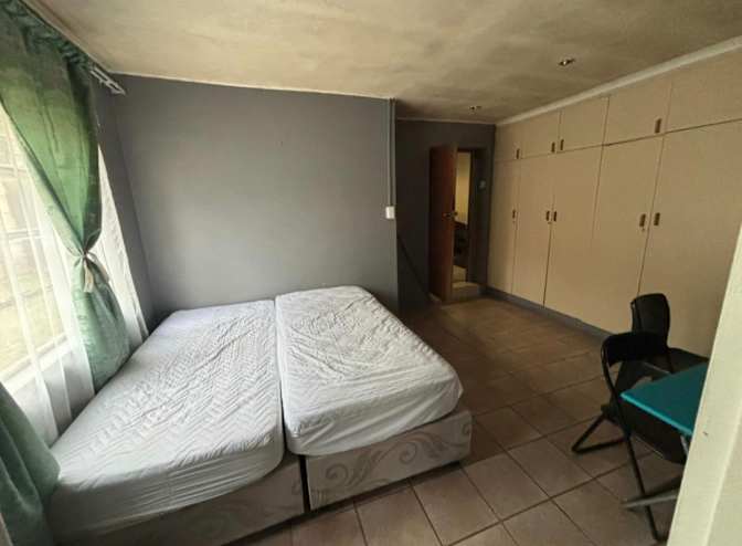 Ntee's room
