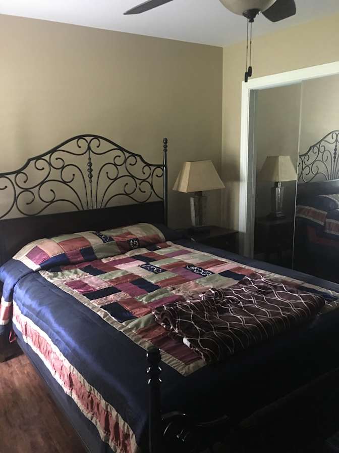 Lynda D's room