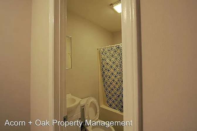 Alcove Rooms's room