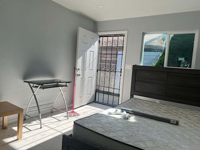 K-N's room