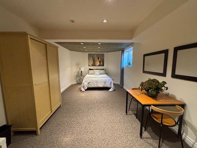 Canmore Room Rental's room