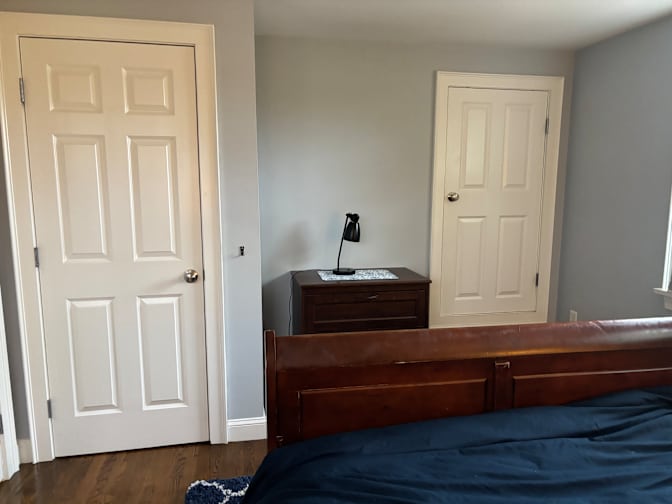 M. Connolly's room