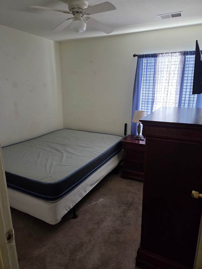 RYAN W ALPAUGH's room