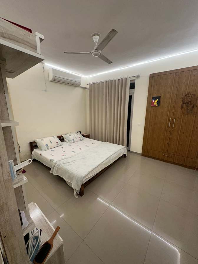 Himanshu's room