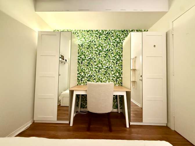 Naveed's room
