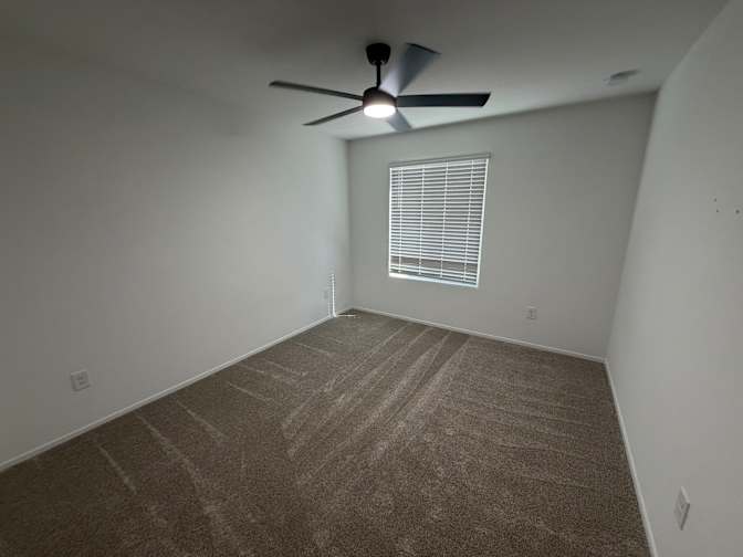 Derek Smith's room