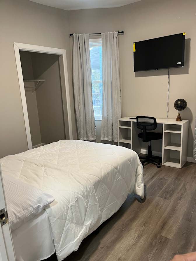 Alicia's room