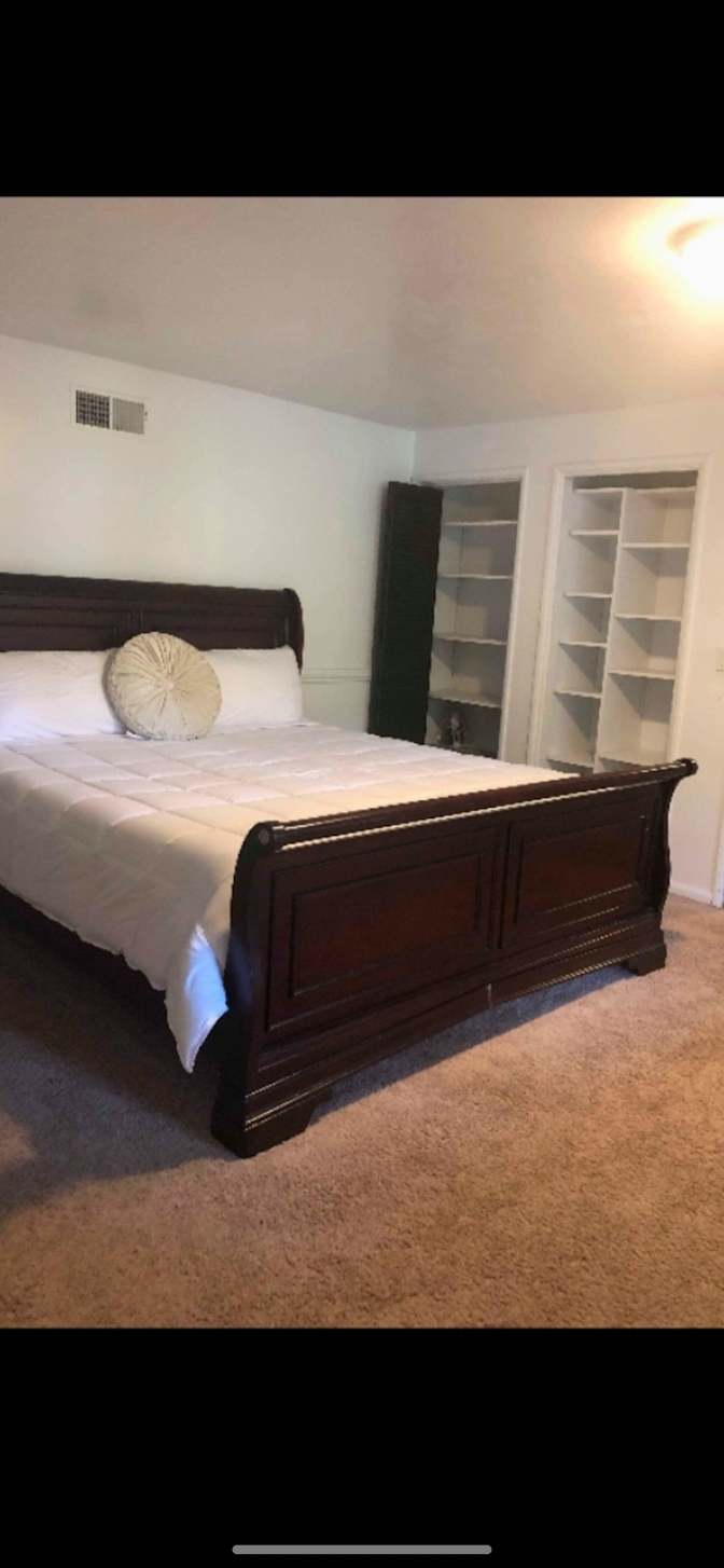 Marcos's room