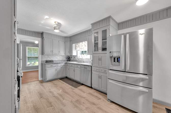 lifedoorrentals's room