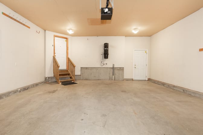 STUDENTS, INTERNS & YOUNG PROFESSIONALS's room