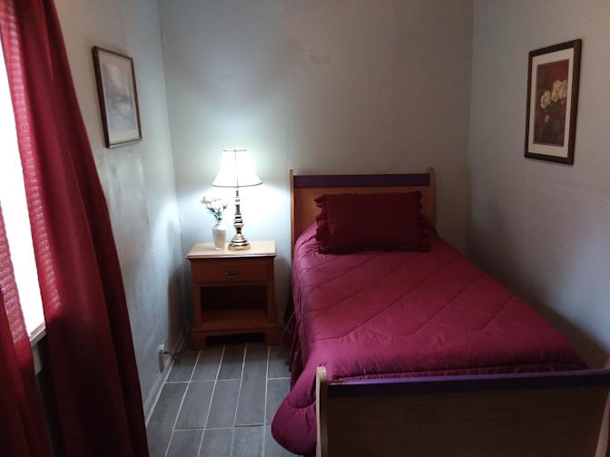 Detres's room